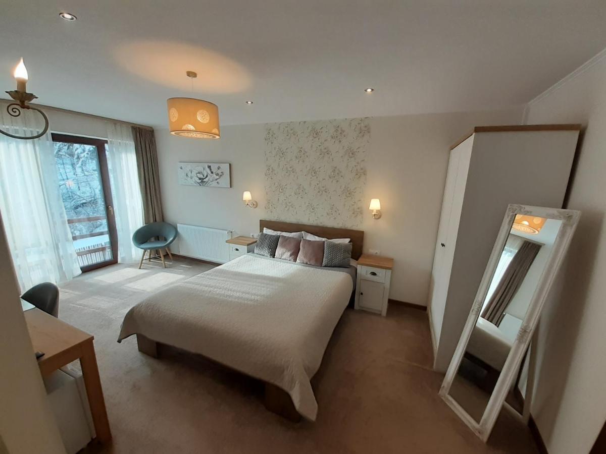 Lanobila Hotel Sinaia Eksteriør billede