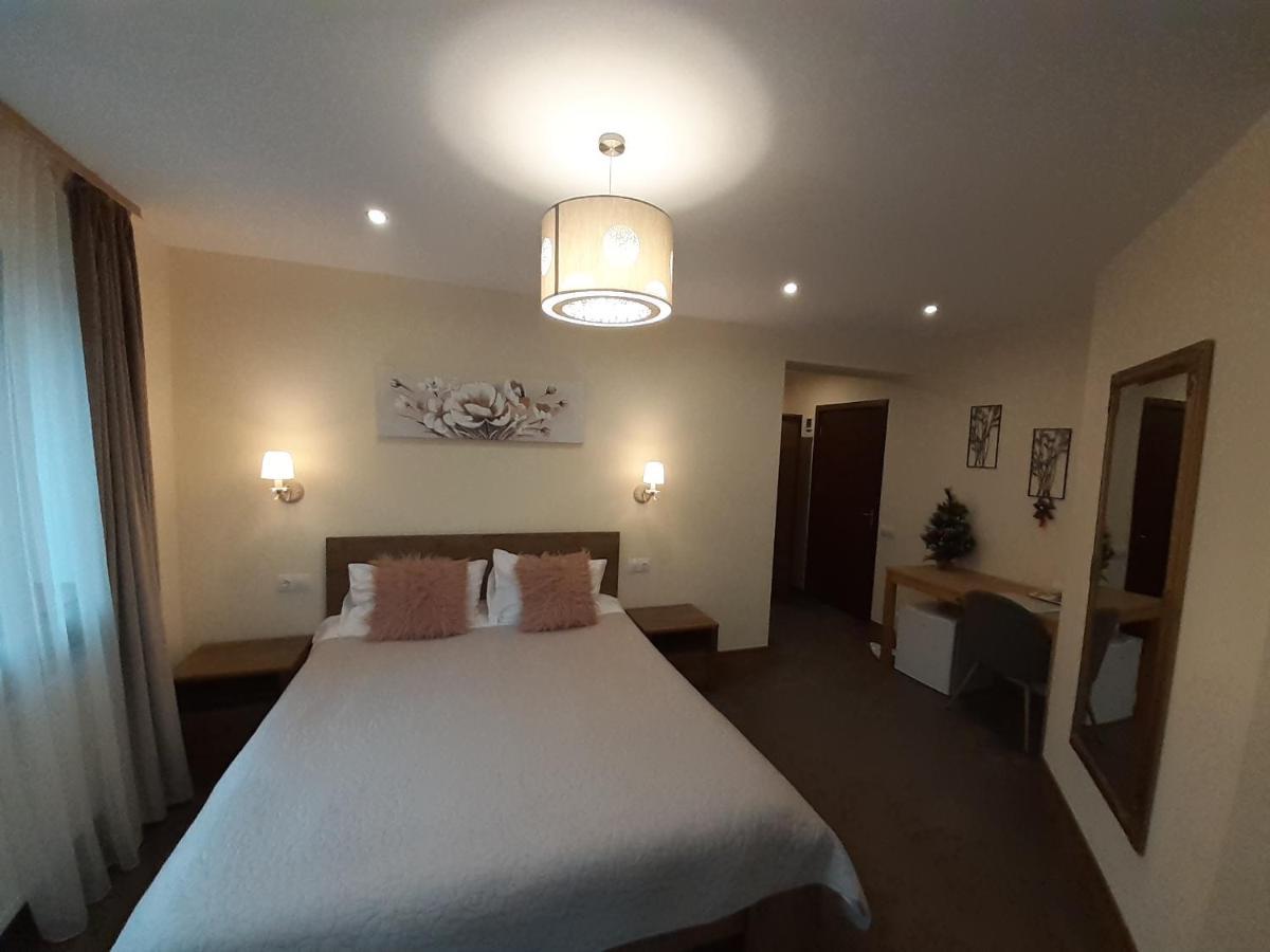 Lanobila Hotel Sinaia Eksteriør billede