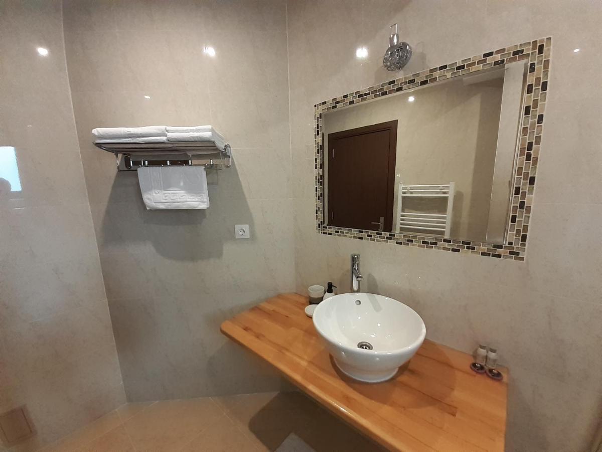 Lanobila Hotel Sinaia Eksteriør billede